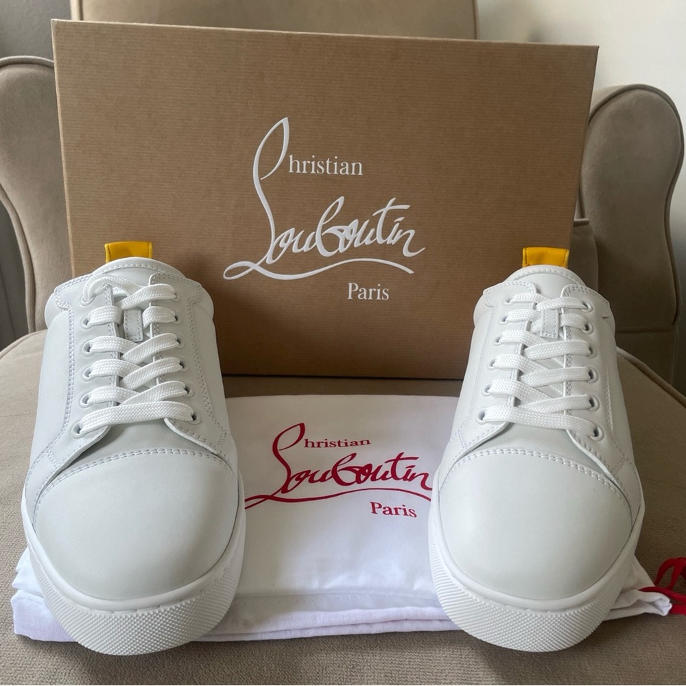 Christian Louboutin Men’s Fun Louis Junior Flat in White/Pollen in size 42